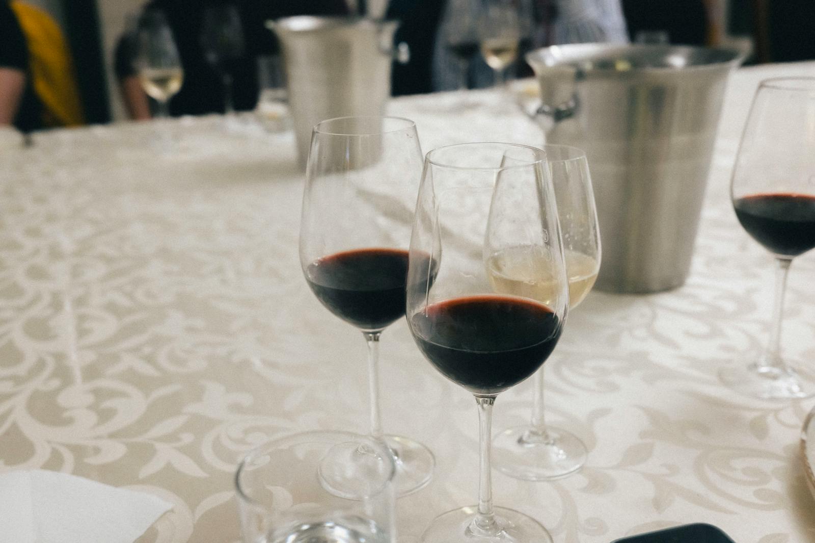 Enoturismo de Lujo en La Rioja para el Viajero Exigente: Catas Privadas, Cenas con Chef y Bodegas Cerradas al Público